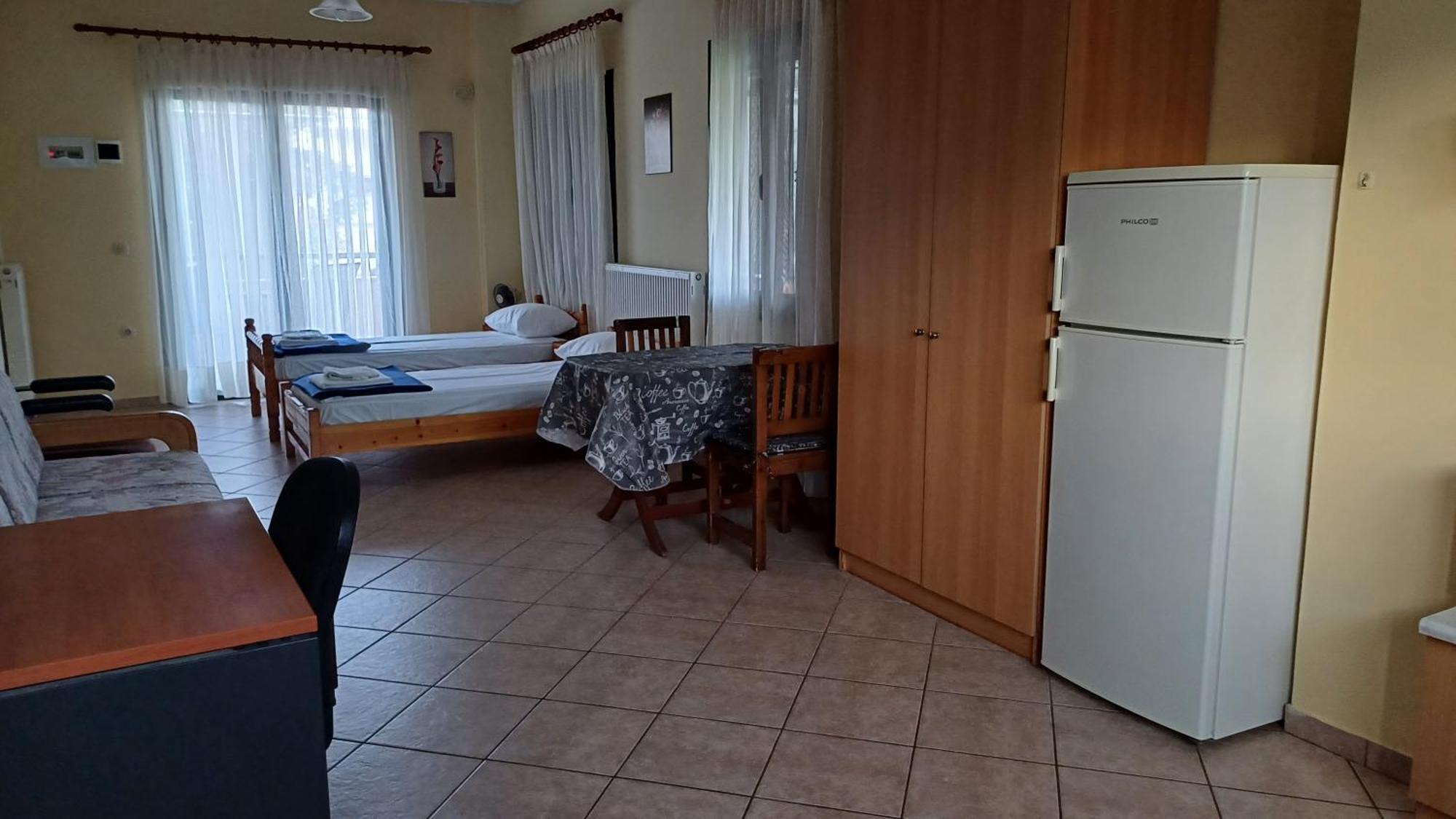 Studio Apartments Eirini Pírji Thérmisz Kültér fotó