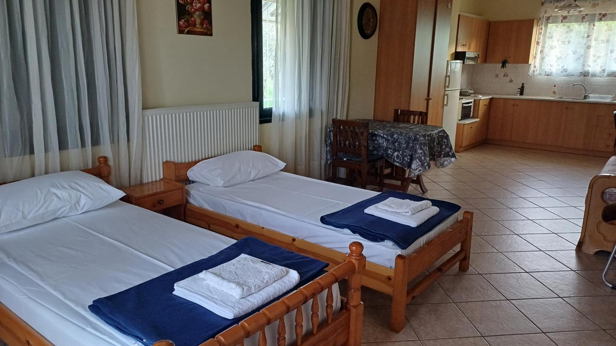 Studio Apartments Eirini Pírji Thérmisz Kültér fotó