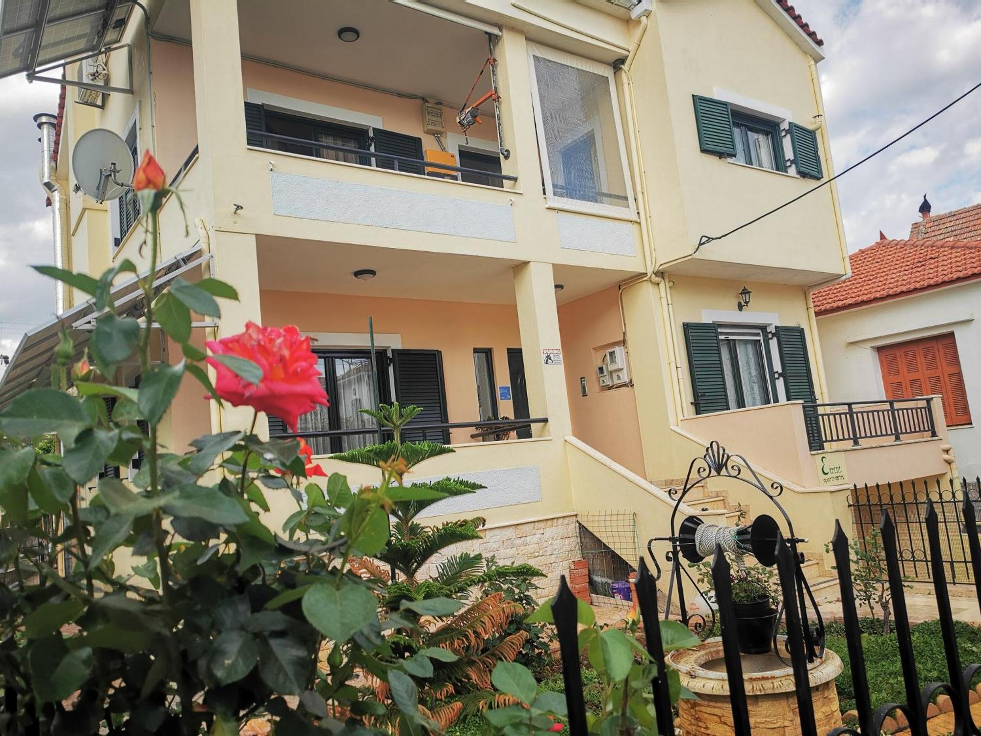 Studio Apartments Eirini Pírji Thérmisz Kültér fotó
